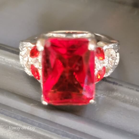 Sterling Silver Ring With Red Center Stone and Cubic Zirconia Accents Size 6 3/4 - Picture 1 of 10